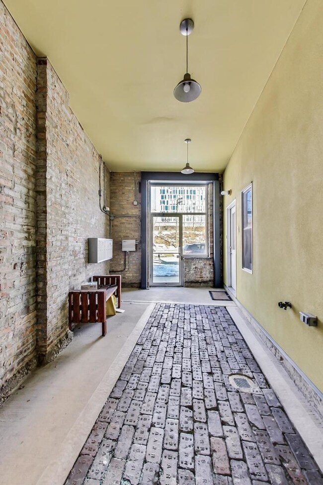 1508 Elmwood Ave unit 5, Evanston, IL 60201 - photo 3