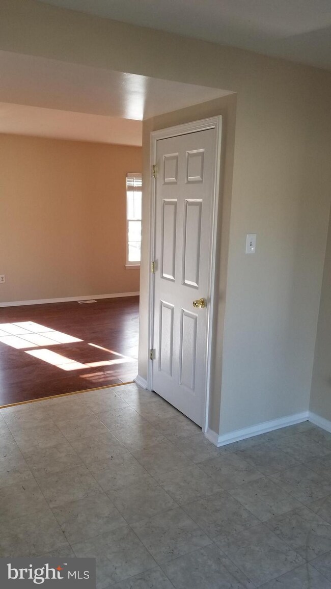 8638 Gambier Harbour, Pasadena, MD 21122 - photo 5