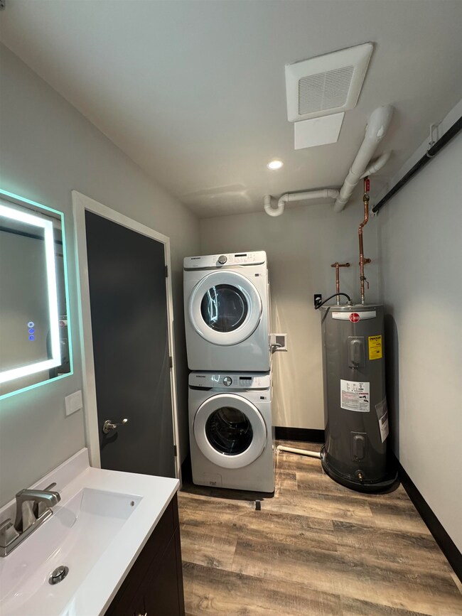 824 W 8th St, Appleton, WI 54914 - photo 6