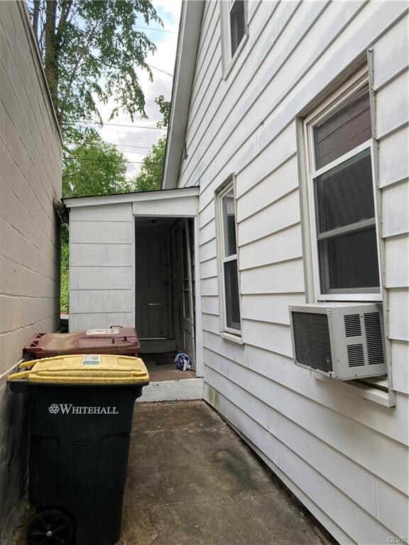 3252 Quarry St, Whitehall, PA 18052 - photo 2