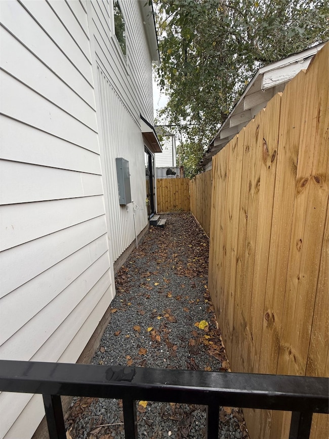 1815 Mckee St, Houston, TX 77009 - photo 3
