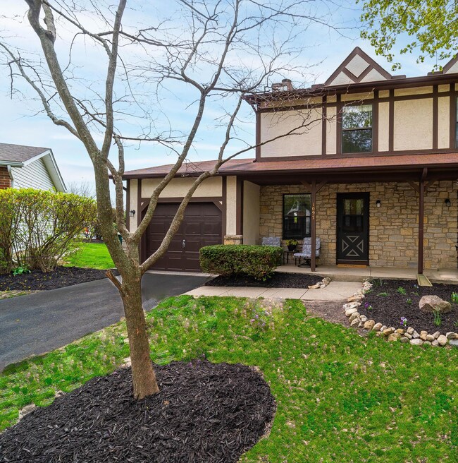 1097 Farmlane Dr Exterior Crop-2