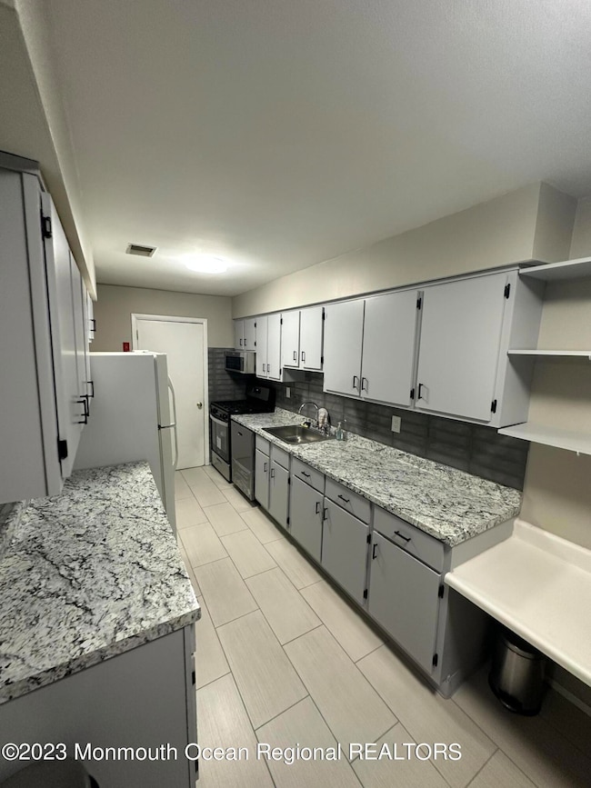 84 Lexington Cir, Matawan, NJ 07747 - photo 7