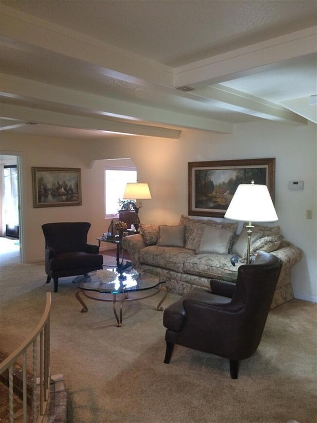 405 Sky Crest Dr, Grants Pass, OR 97527 - photo 4