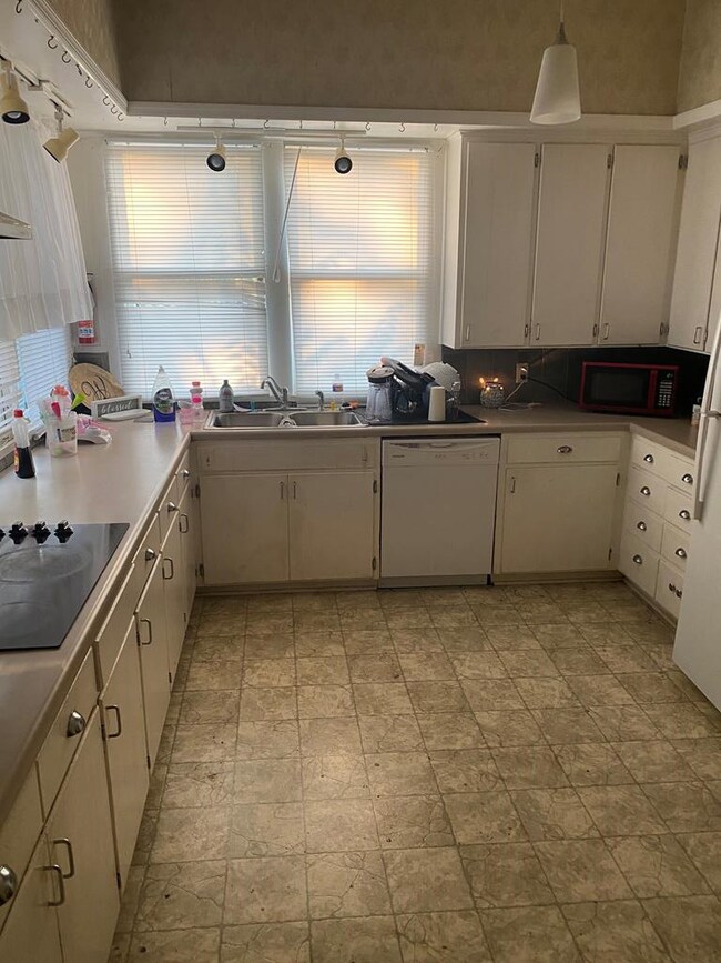 414 W Michigan Ave, McComb, MS 39648 - photo 2