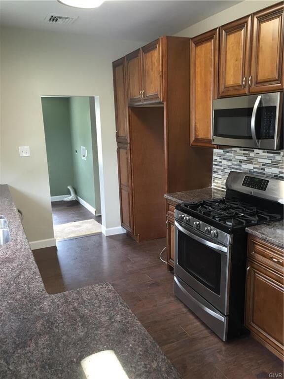 2032 N 3rd Ave, Whitehall, PA 18052 - photo 6