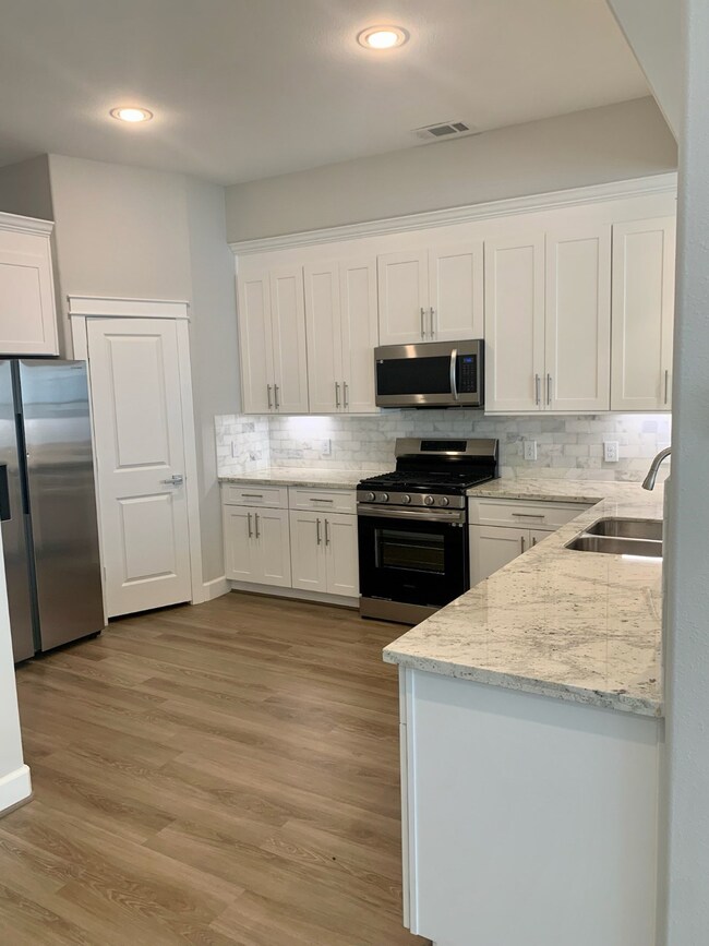 603 Link Rd unit G, Houston, TX 77009 - photo 3