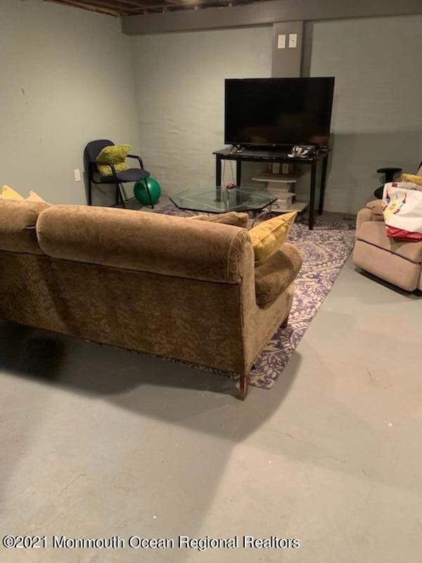 295 Roosevelt Ave unit WINTER, Oakhurst, NJ 07755 - photo 7