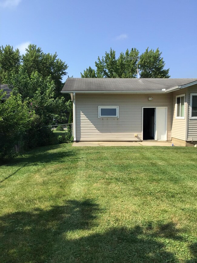 Garage-Rear