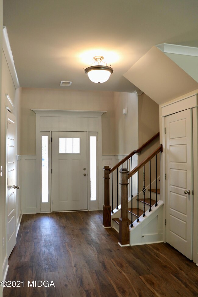 2-FOYER 3