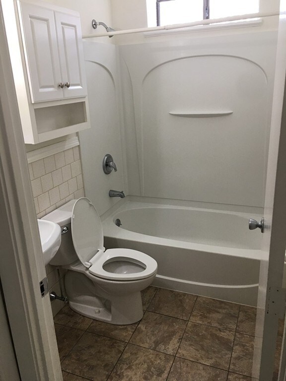 128 Cheryl Ln unit 1R, Holliston, MA 01746 - photo 7