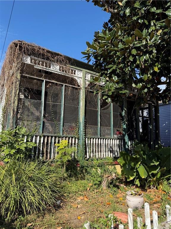 3209 Laurel St, New Orleans, LA 70115 - photo 2