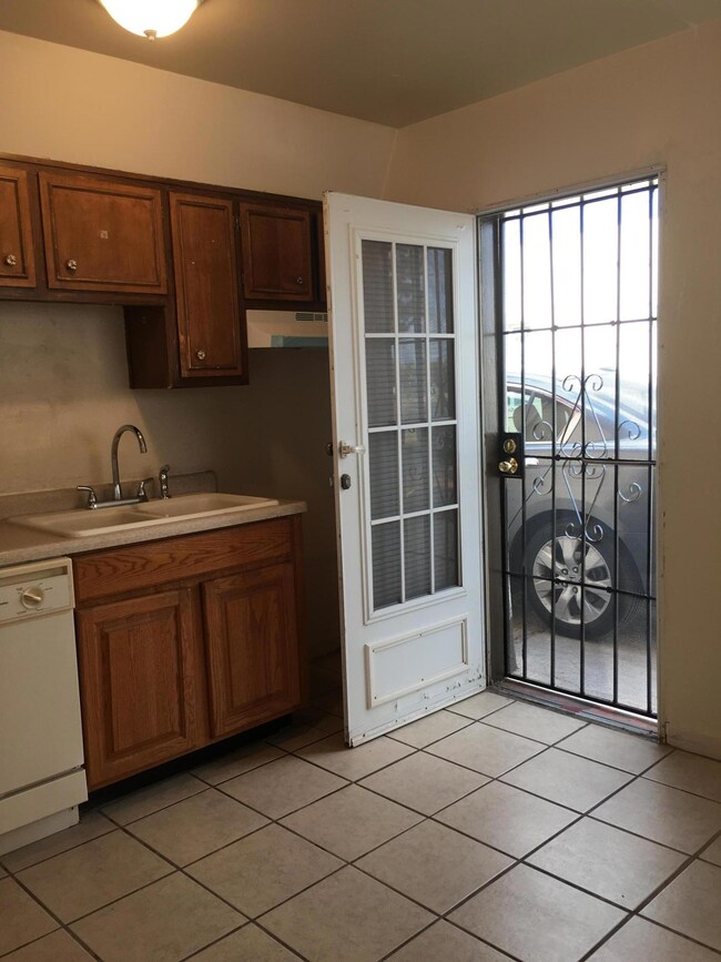 7853 West Dr unit A, El Paso, TX 79915 - photo 7