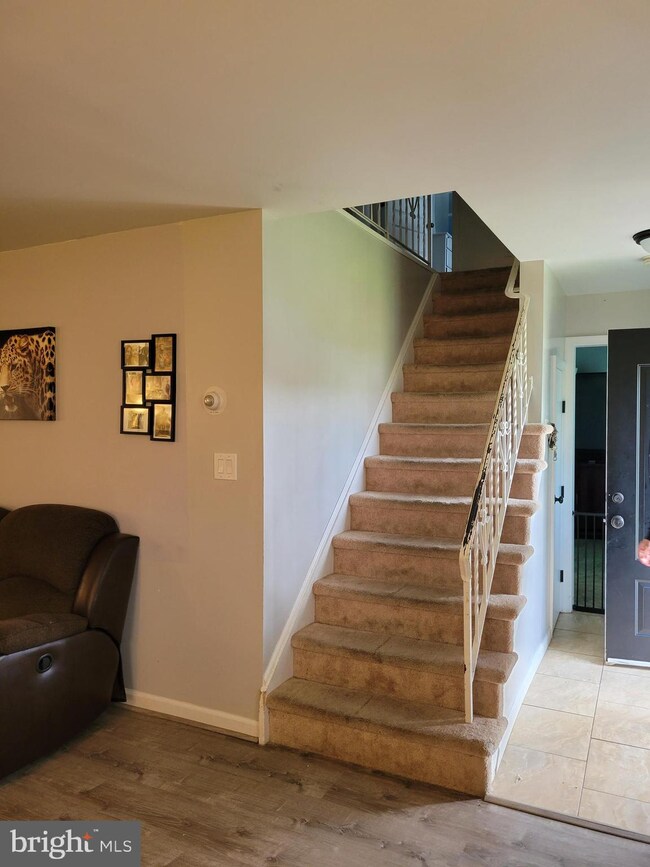 42 Peachfield Ln, Willingboro, NJ 08046 - photo 3