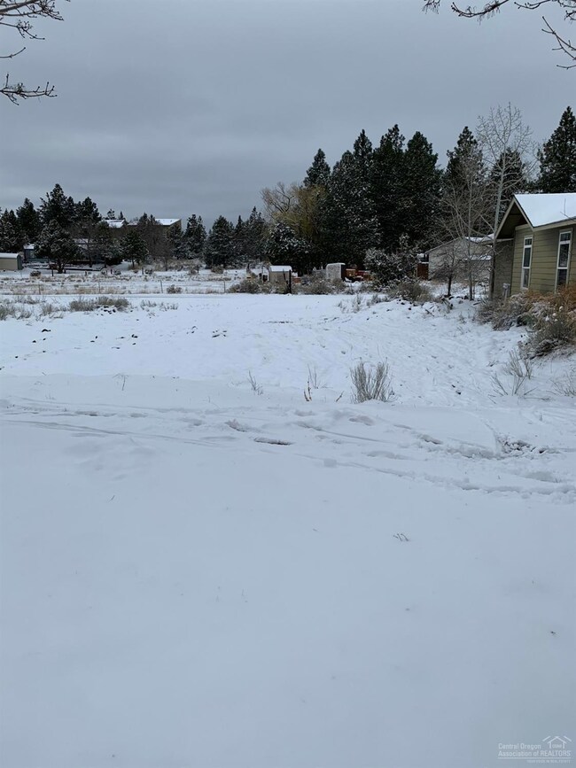 63241 NE Logan Ave, Bend, OR 97701 - photo 3