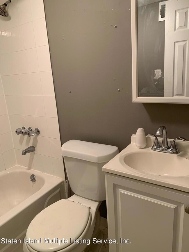 63 Timber Ridge Dr, Staten Island, NY 10306 - photo 5