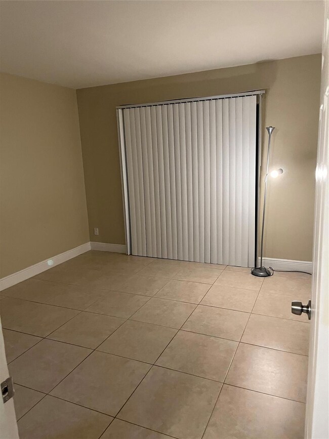 44 SE 14th St unit 104, Boca Raton, FL 33432 - photo 3