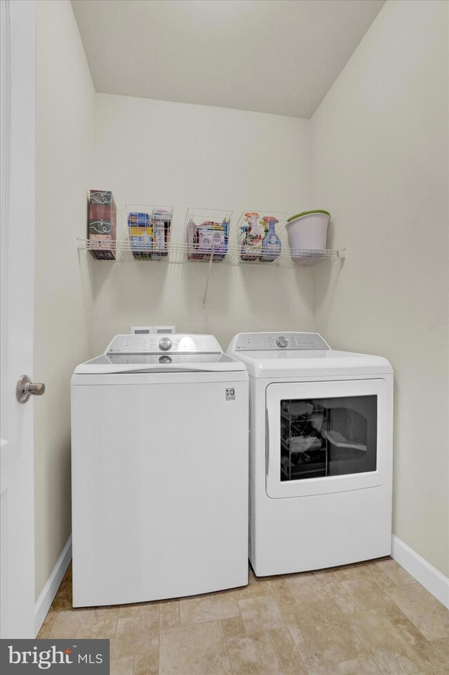 1398 Fieldstone Dr, Mount Joy, PA 17552 - photo 5