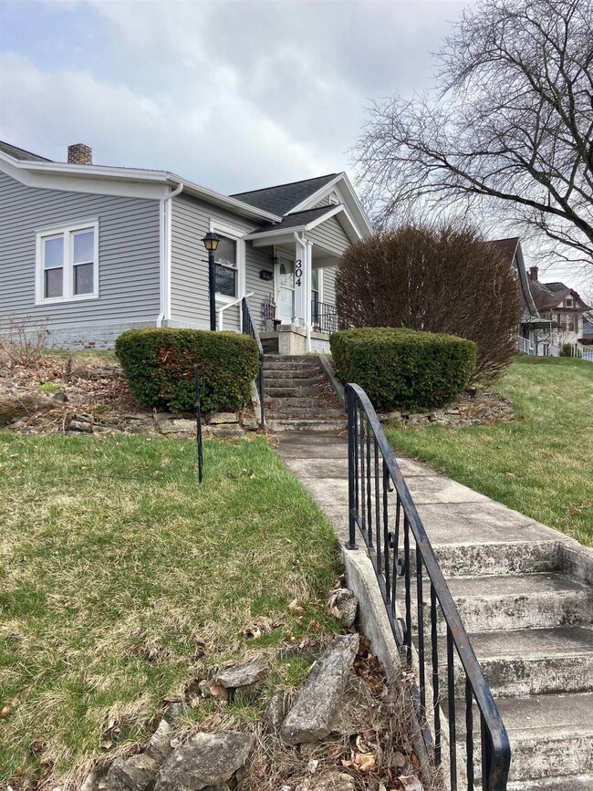 304 E Cherry St, Bluffton, IN 46714 - photo 4