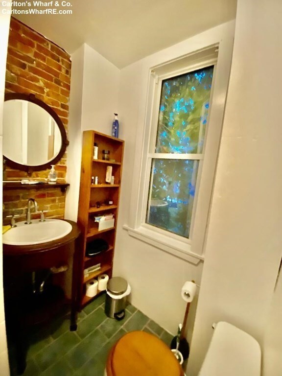 4 Wilbur Ct unit 2, Boston, MA 02128 - photo 5