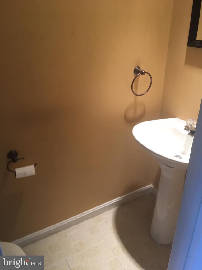 1006 Lake Shore Dr, Bowie, MD 20721 - photo 4