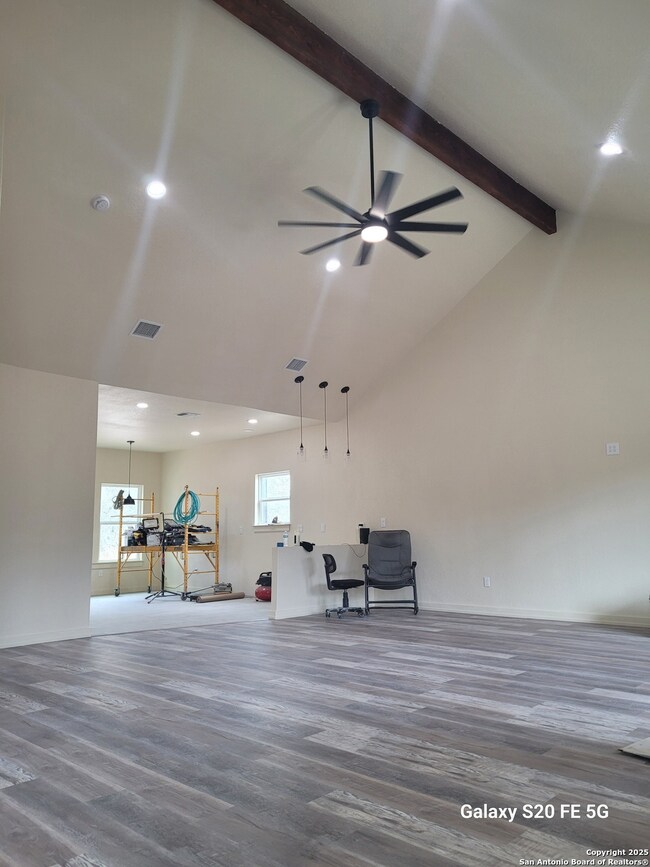 374 County Road 124, Floresville, TX 78114 - photo 6