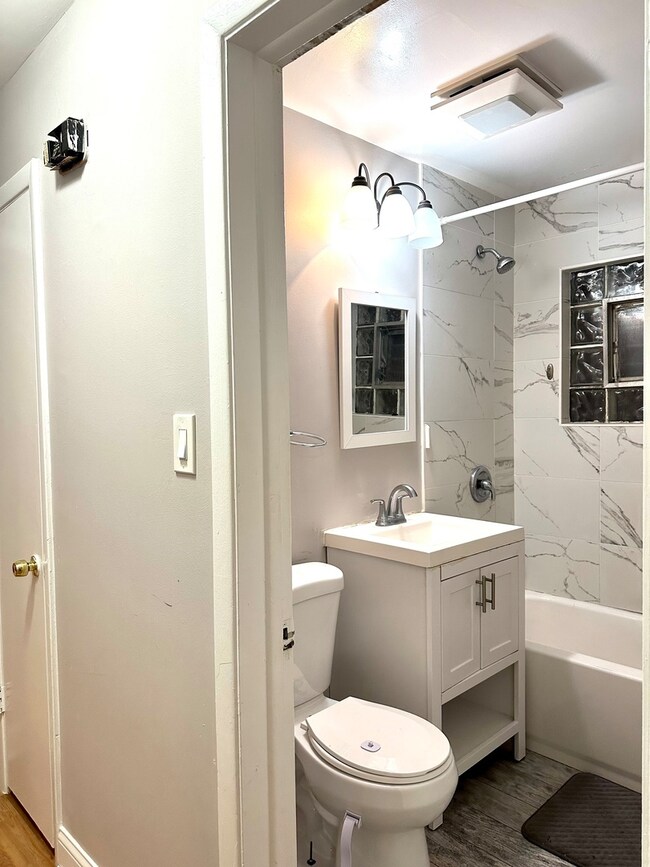 6140 N Richmond St unit 1, Chicago, IL 60659 - photo 3