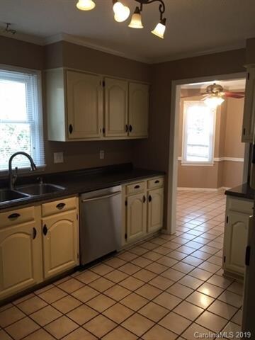 200 Willow Dr unit 8, Salisbury, NC 28146 - photo 2