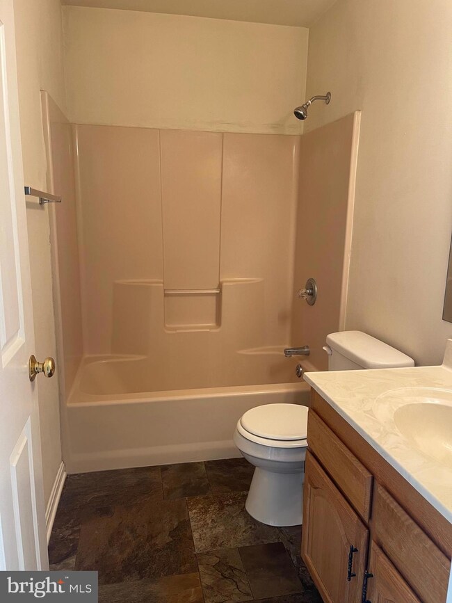 170 S Lime St unit . 1, Quarryville, PA 17566 - photo 6