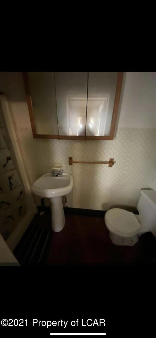 Jackson St interior 5