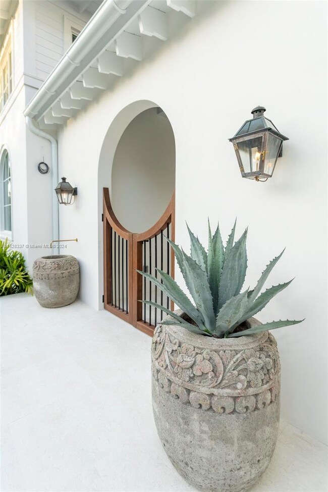 unlisted-address, Key Biscayne, FL 33149 - photo 4