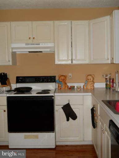 304 Sterling Ct, Stafford, VA 22554 - photo 2