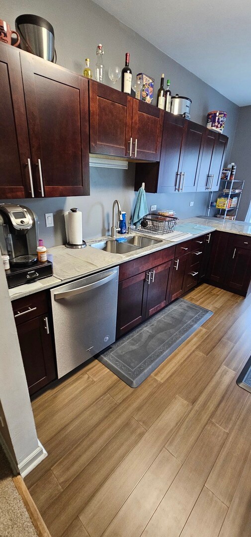 1517 Commodore Ct unit 5, Schaumburg, IL 60193 - photo 5