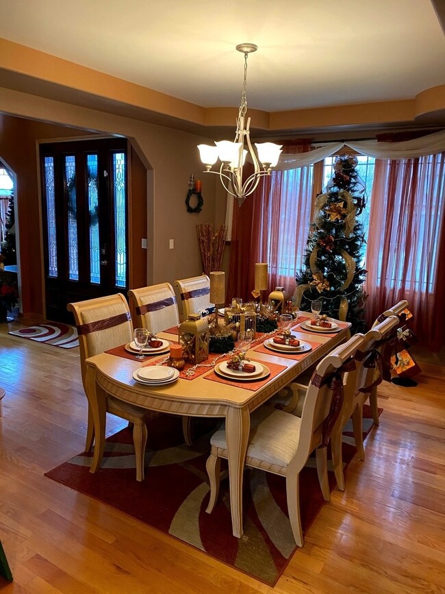 4853 Castle Dargan Dr, Country Club Hills, IL 60478 - photo 3