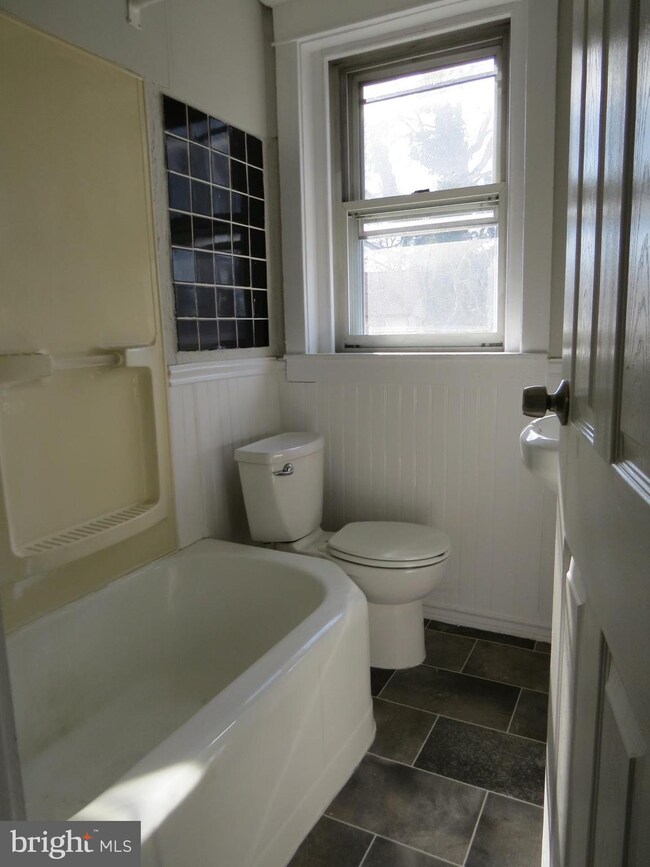 108 E Chelton Rd, Brookhaven, PA 19015 - photo 7