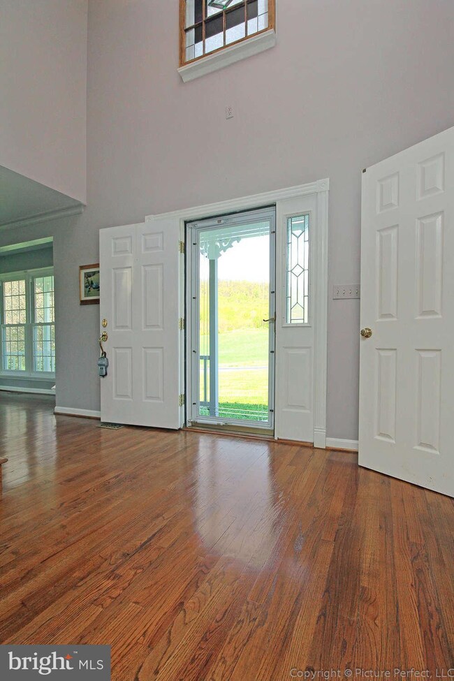 325 E Mountain Rd, Knoxville, MD 21758 - photo 3