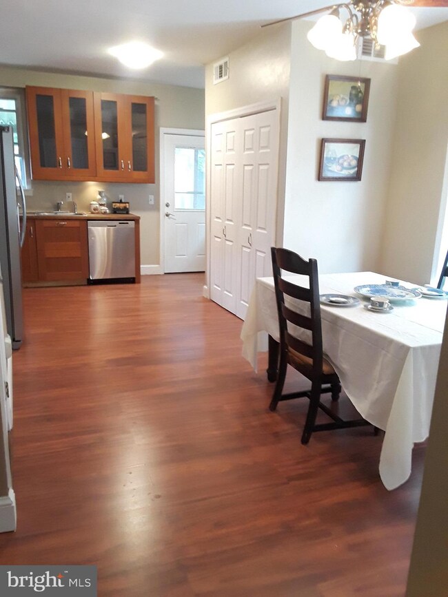 1029 Andrews Ave, Darby, PA 19023 - photo 7