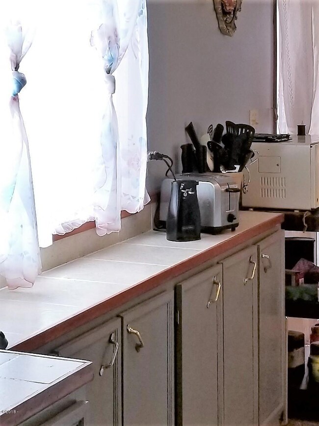 224 SE Surf Ave, Lincoln City, OR 97367 - photo 4