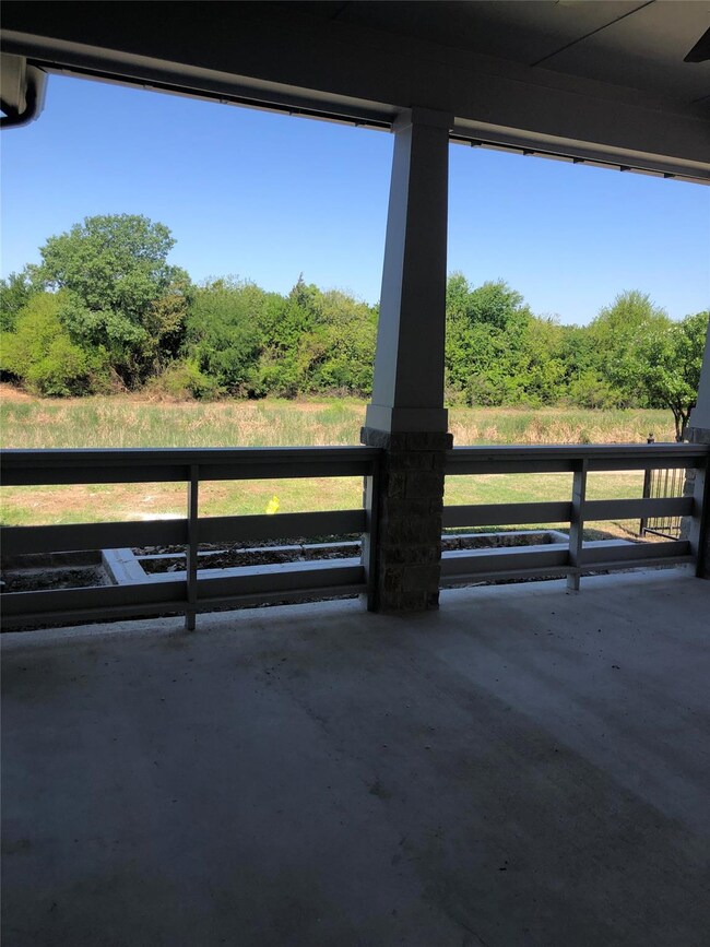 8804 Vermillion St, North Richland Hills, TX 76180 - photo 4