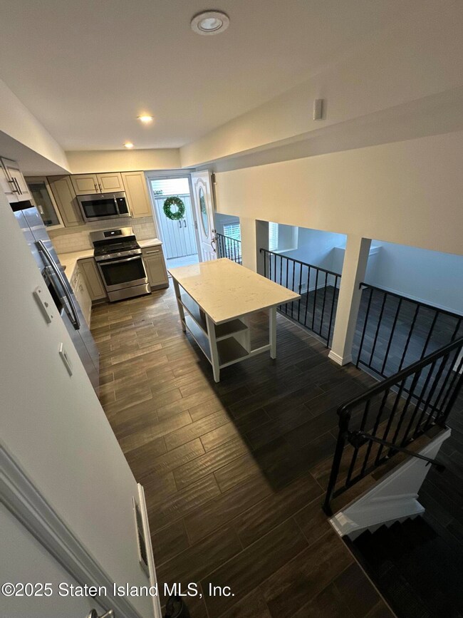 unlisted-address, Staten Island, NY 10309 - photo 2