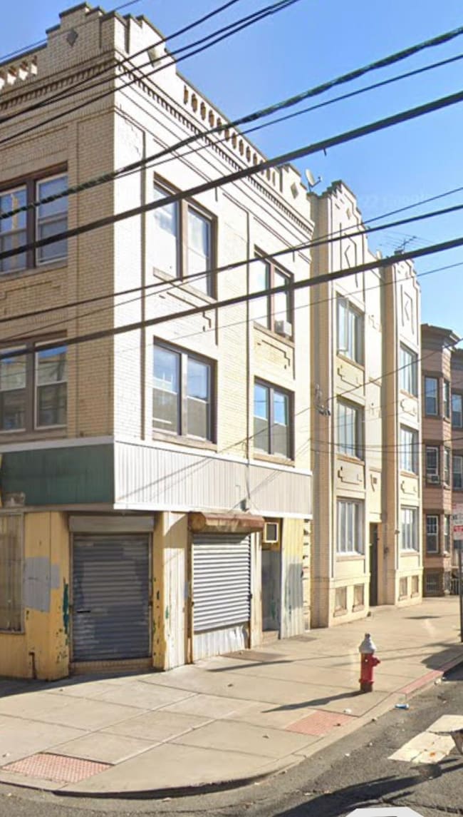 114 Baldwin Ave unit 2R, Jersey City, NJ 07306 - photo 3