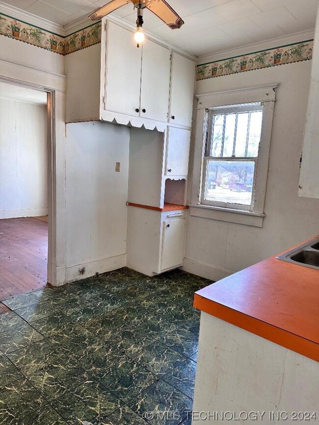 3rd view of kitchen