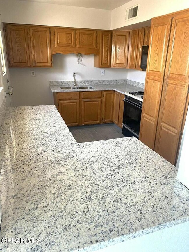 7809 Hemlock St, El Paso, TX 79925 - photo 3