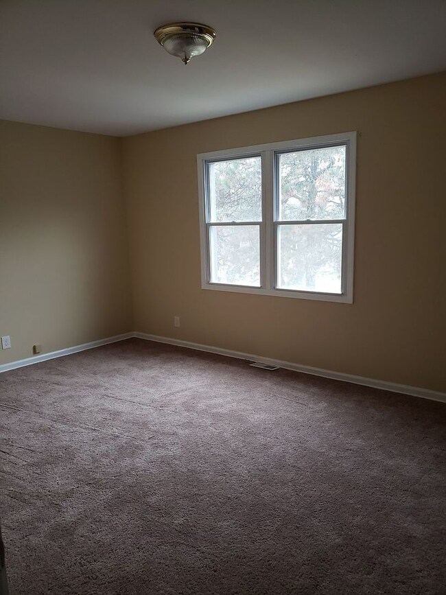 1320 Ironwood Ct unit C, Aurora, IL 60506 - photo 2