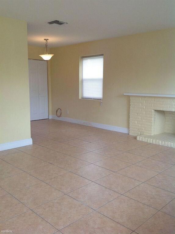 2340 Redwood Rd, West Palm Beach, FL 33409 - photo 6