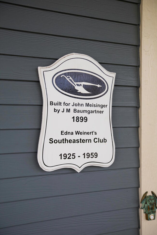 104 S Wright St, Naperville, IL 60540 - photo 2