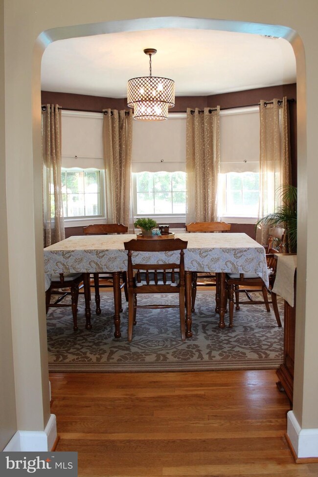 17 Holmehurst Ave, Catonsville, MD 21228 - photo 5