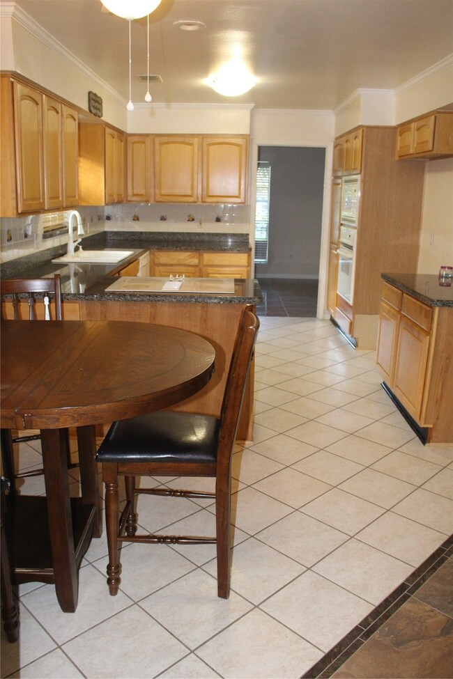 7203 Bayou Forest Dr, Houston, TX 77088 - photo 5