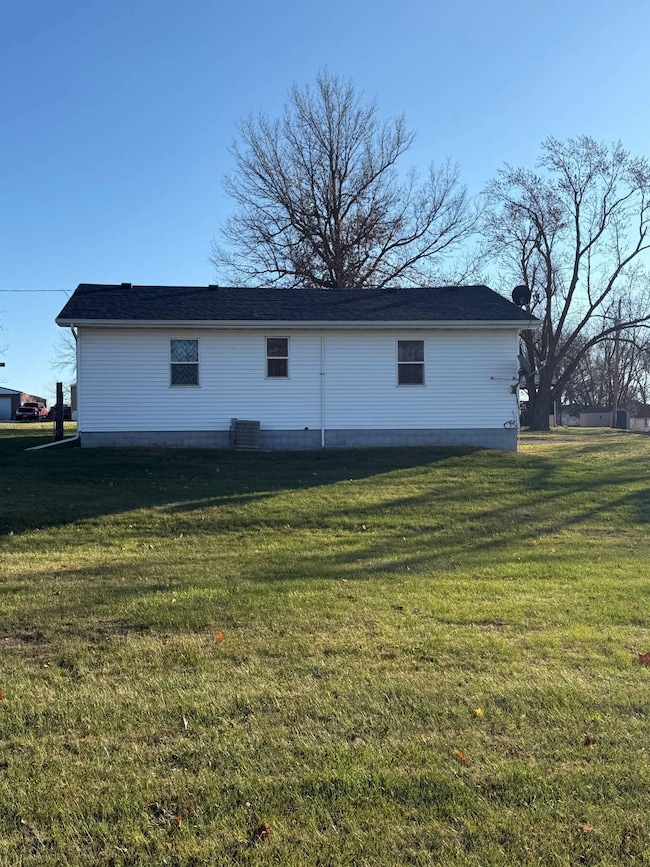 101 S Garfield St, Mount Ayr, IA 50854 - photo 6