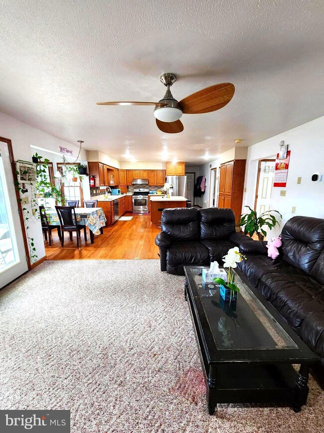 1037 Cherrywood Ave, Cumberland, MD 21502 - photo 7